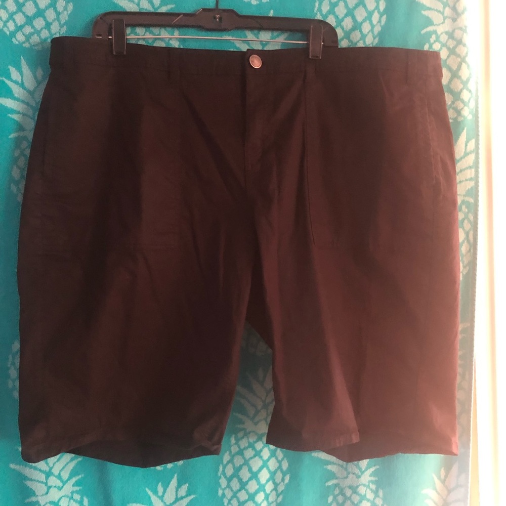 Woman’s Lane Bryant Bermuda shorts